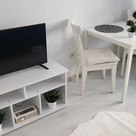 Victoriei Central Studio Apartment บูคาเรสต์ ภายนอก รูปภาพ