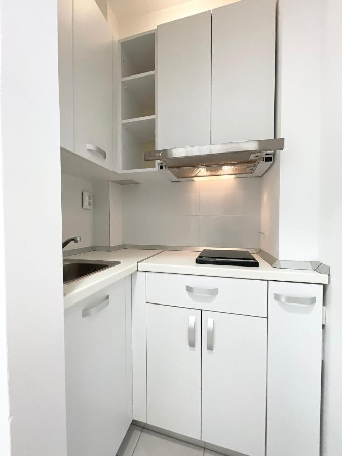 Victoriei Central Studio Apartment บูคาเรสต์ ภายนอก รูปภาพ